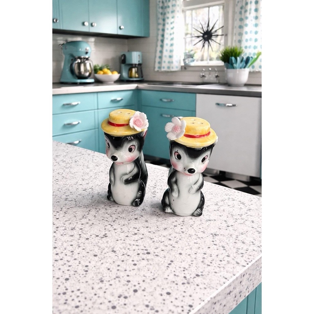 anthropomorphic skunk Hat salt and pepper shakers Lefton MCM Made Japan Sticker